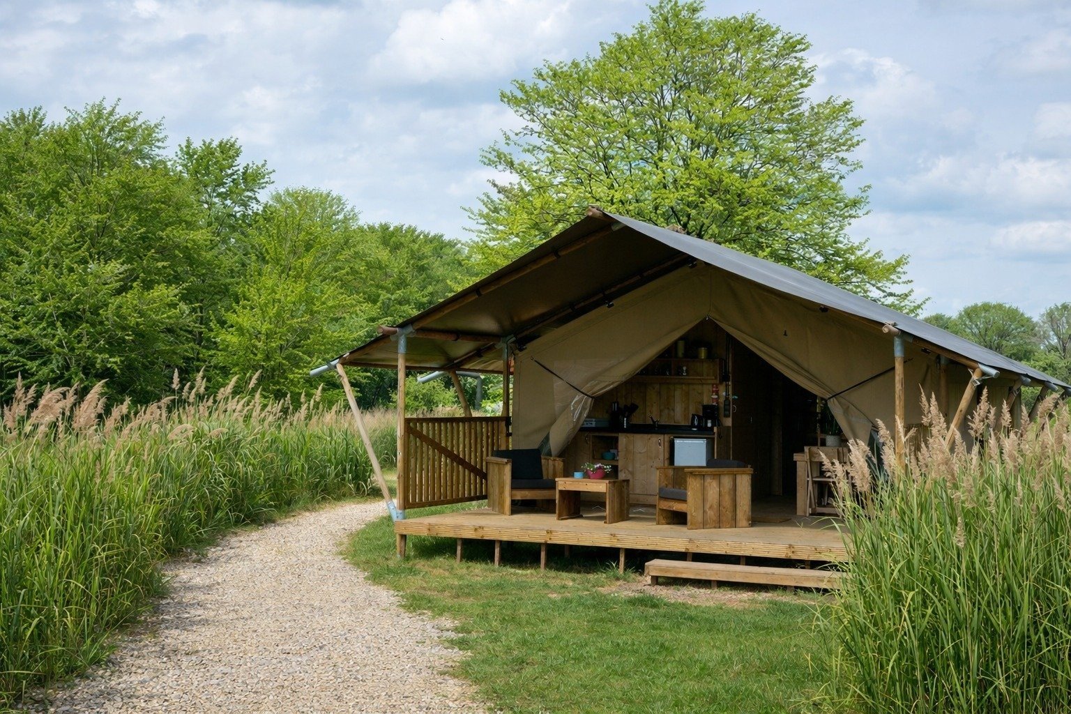 Bald Safarizelte auf unserem Campingplatz